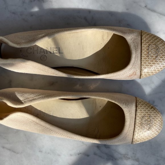 Chanel Canvas Ballet Flats with interlocking CC Logo - Picture 9 of 11